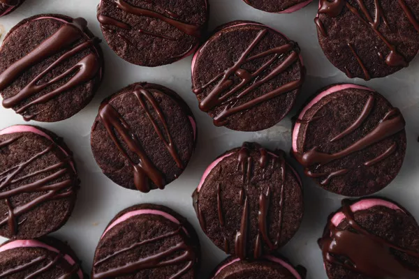 Chocolate Strawberry Cookie Sandwiches