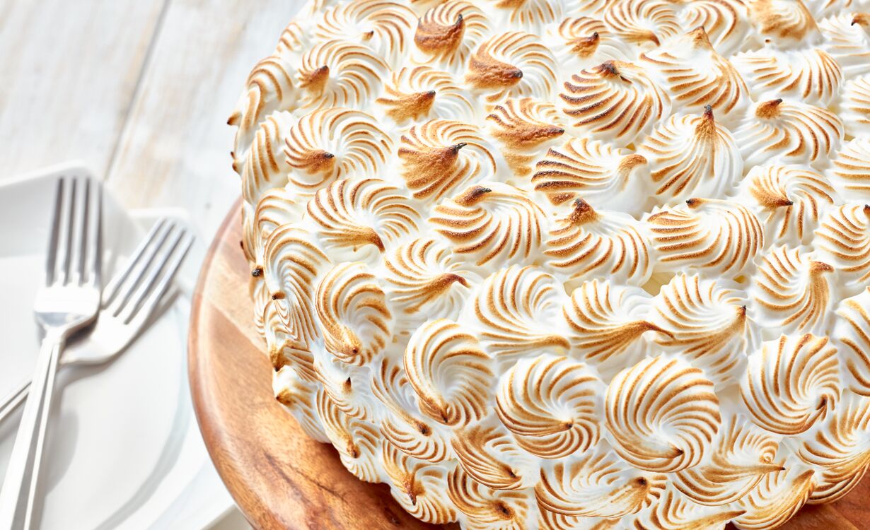 Rum cake with Meringue