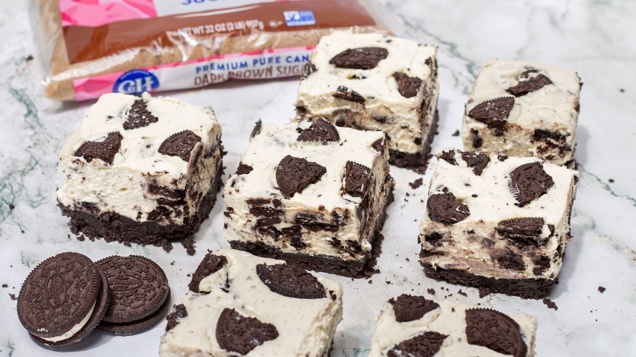 No-Bake Cookies & Cream Cheesecake Bars