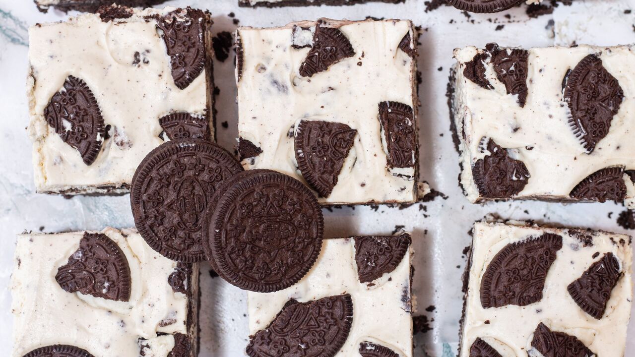No-bake cookies & cream cheesecake bars
