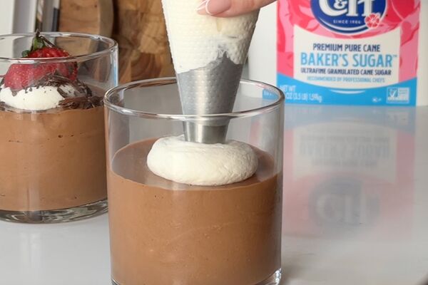 What is the difference between C&H® Baker’s Sugar™ and White Granulated Sugar?