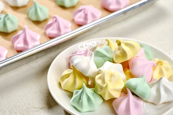 C&H® meringue cookies with Baker’s Sugar