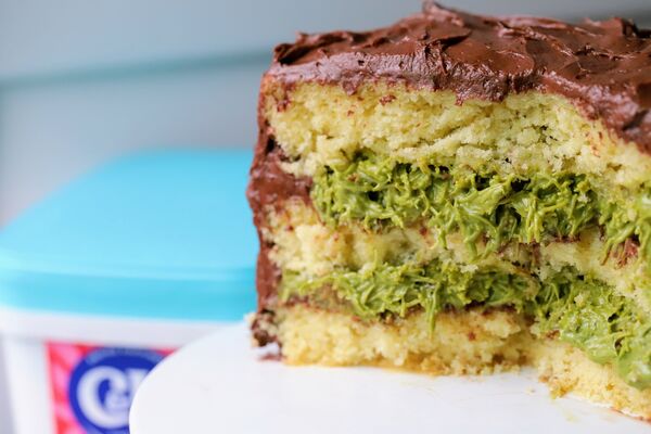 Dubai Chocolate Inspired Yellow Cake - Filling